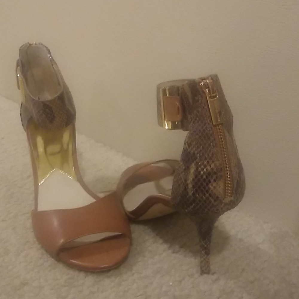 Sandals - Picture 3 of 3